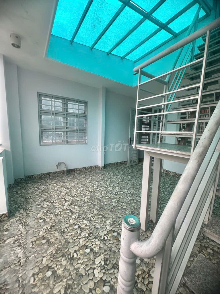 This super-high, open-air apartment with its own roof.