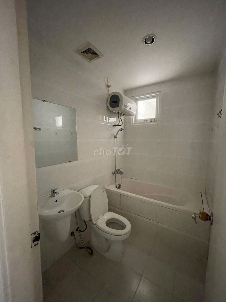 Rent a male Terra Rosa apartment with a very cheap interior.