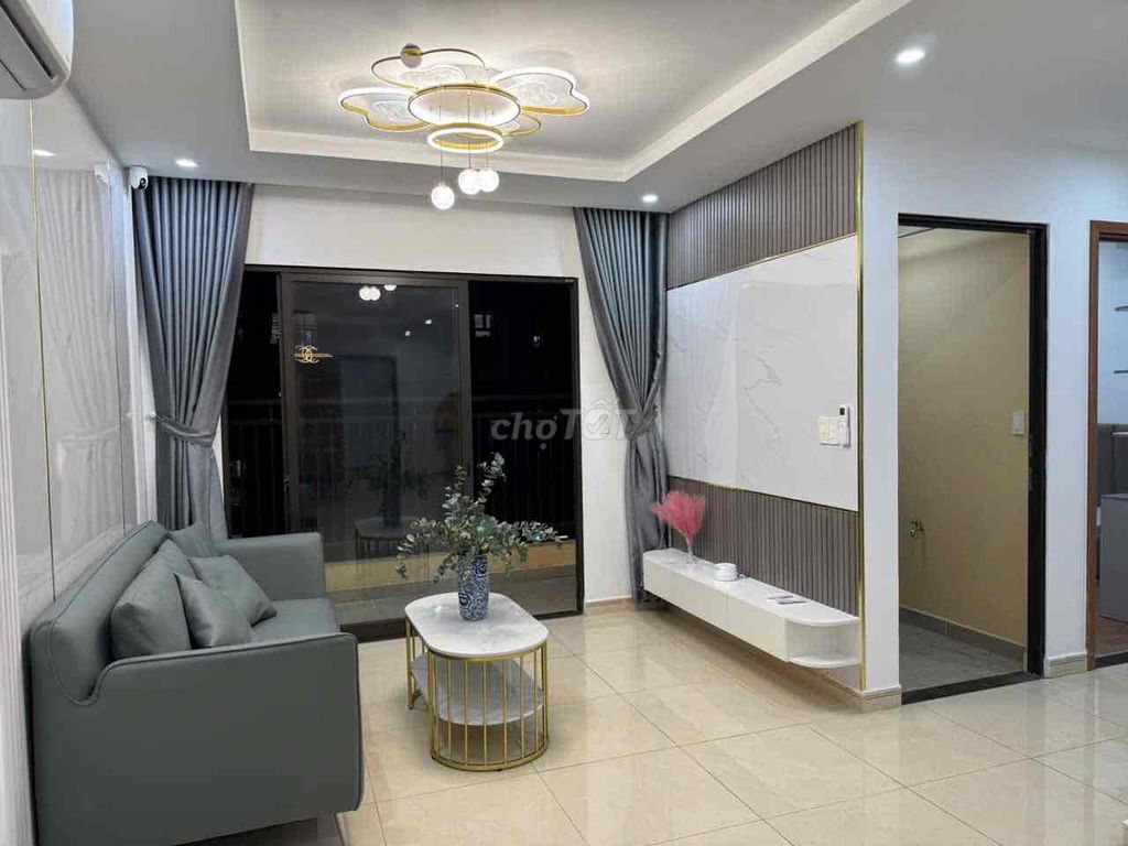 It's the owner of Cityland who rents three bedrooms, two bathrooms, 19 million a month.