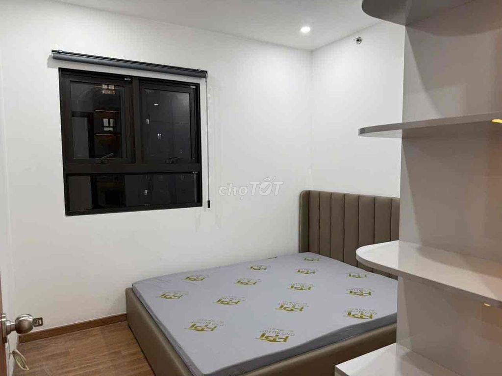 It's the owner of Cityland who rents three bedrooms, two bathrooms, 19 million a month.