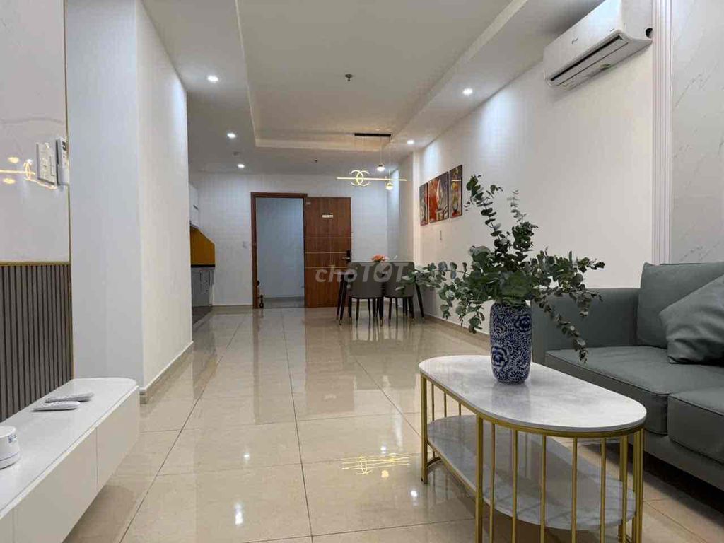 It's the owner of Cityland who rents three bedrooms, two bathrooms, 19 million a month.