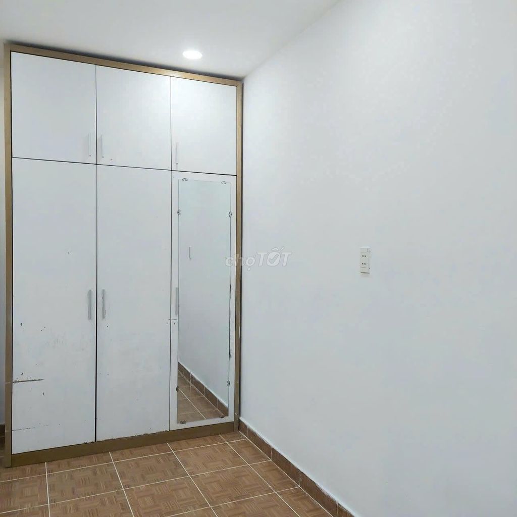 It's the owner who rents apartment 1 .45 m .2 C/C 8 X Sen - 7 million