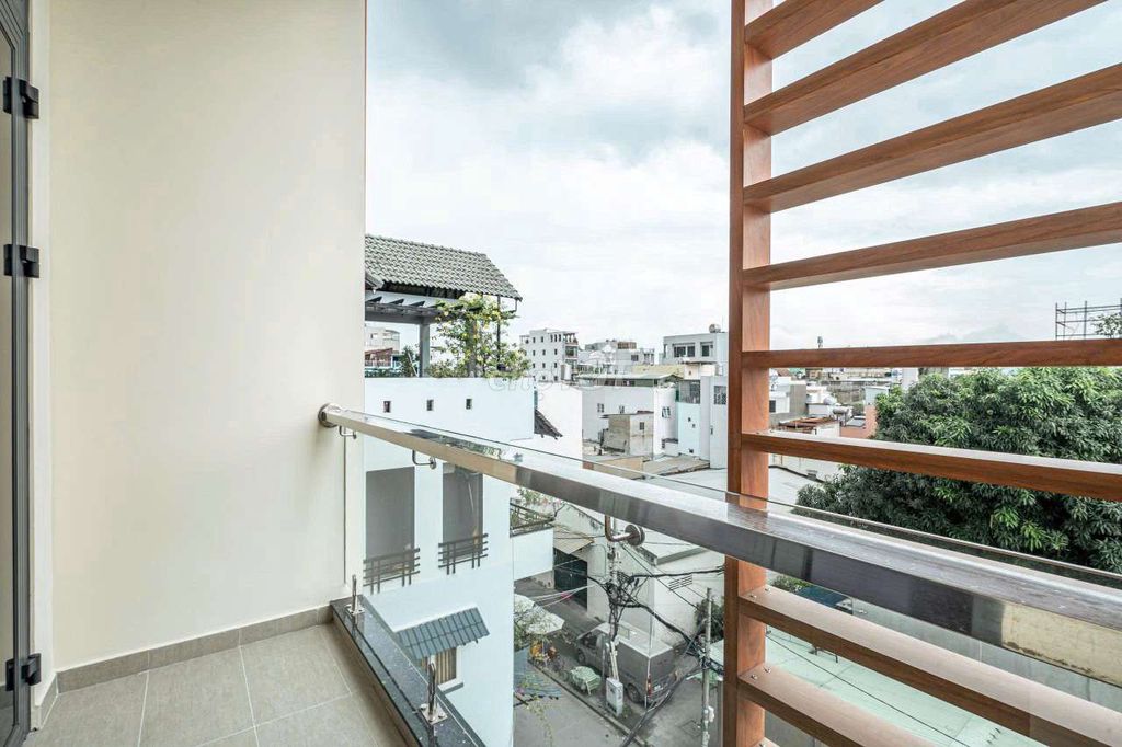 The upper apartment is full of comfort - elevator tunnels - protection