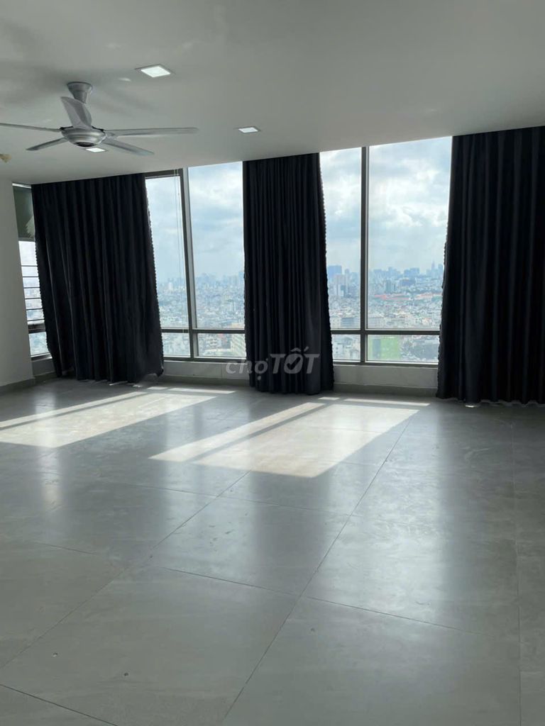 The Funk-San apartment rents 490 feet 2