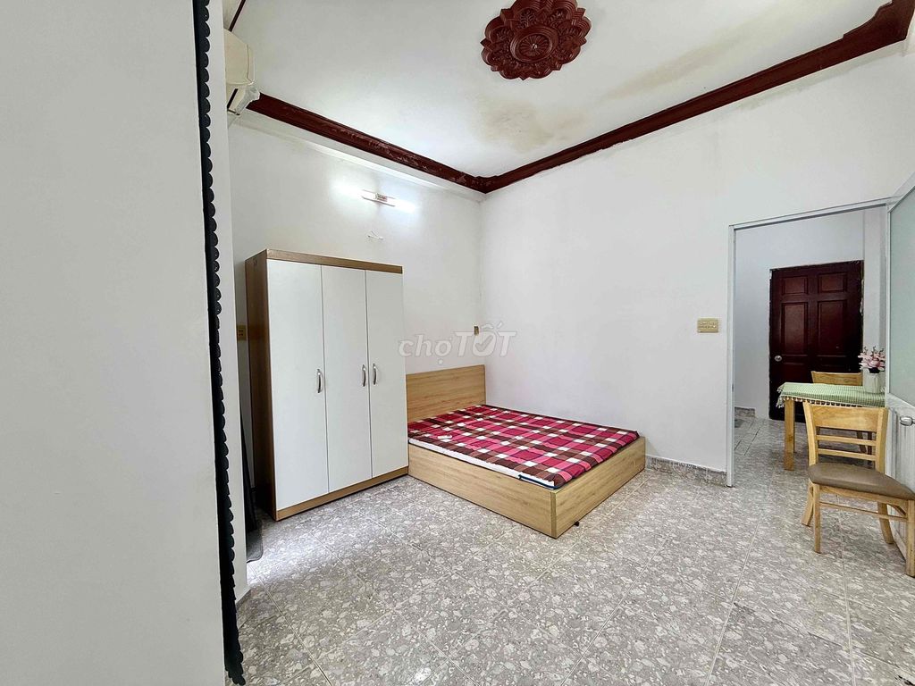Rent a bedroom. A full-house kitchen next to the sand house.