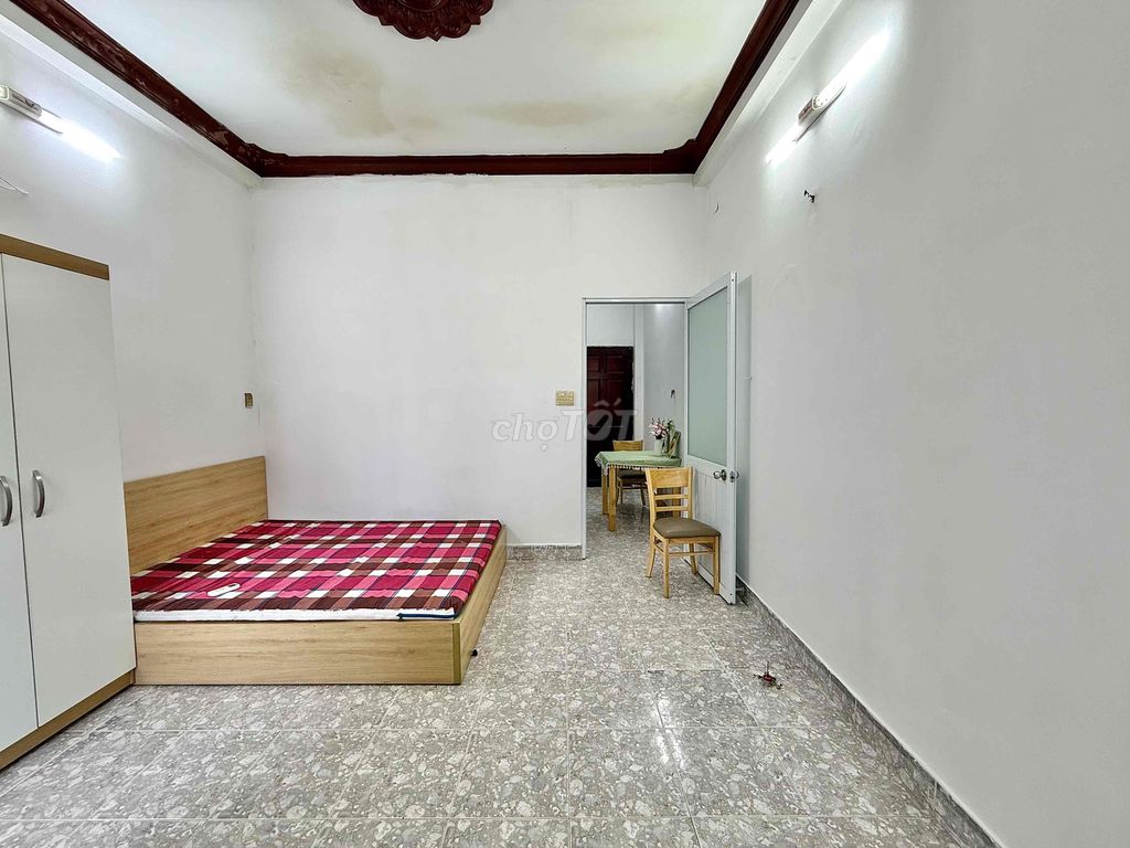Rent a bedroom. A full-house kitchen next to the sand house.