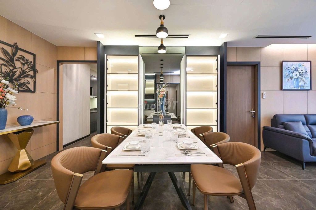 Rent the apartment. A Vinhomes Central Park bedroom full interior.