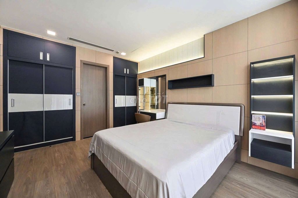 Rent the apartment. A Vinhomes Central Park bedroom full interior.
