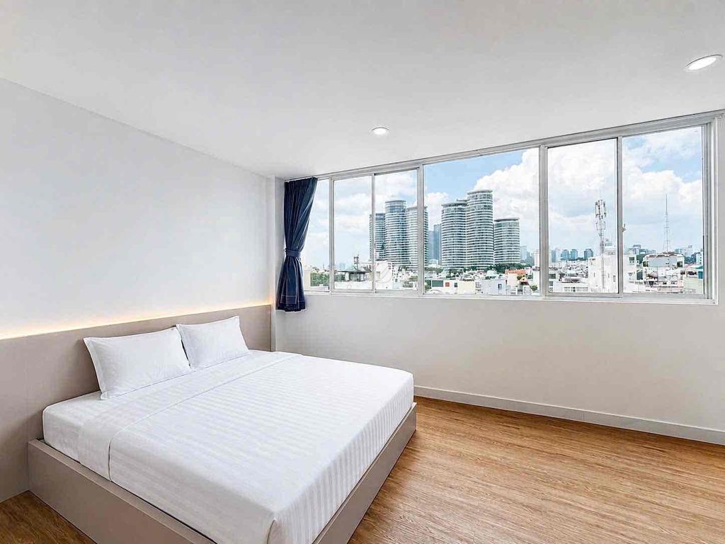 penthouse 1 tycol full interior near 1st county, 3 million months' worth of interest.