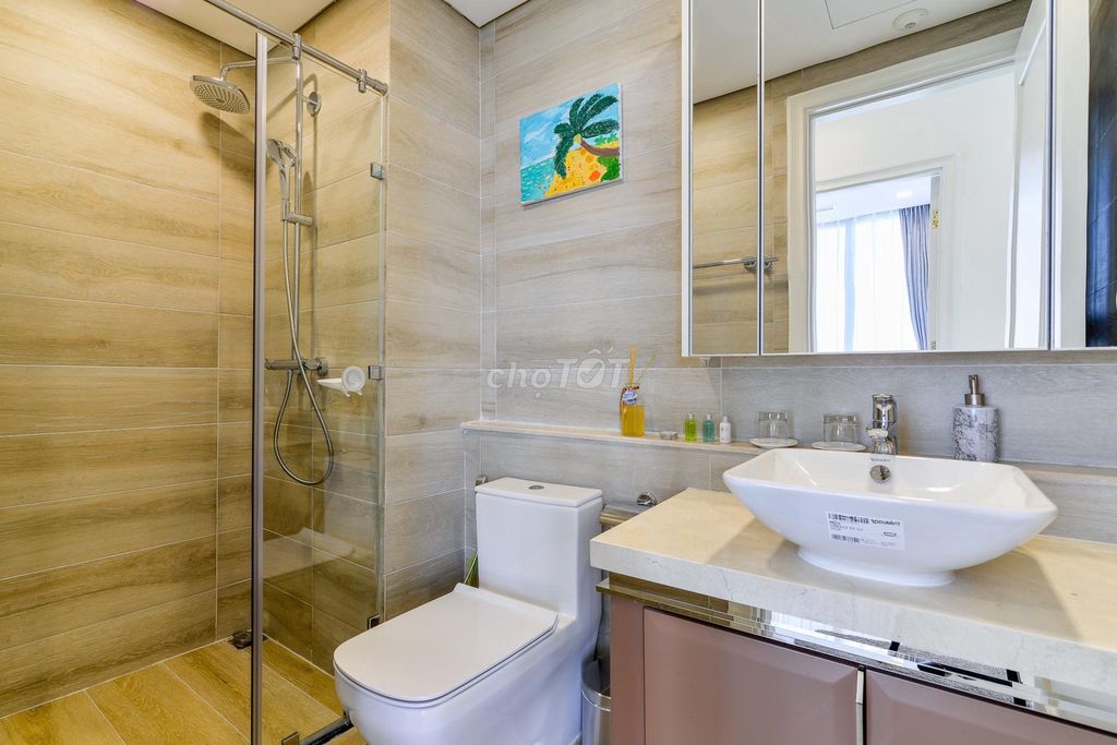 Rent the apartment. A Vinhomes Central Park bedroom.