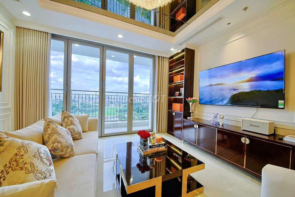 Rent the apartment. A Vinhomes Central Park bedroom.