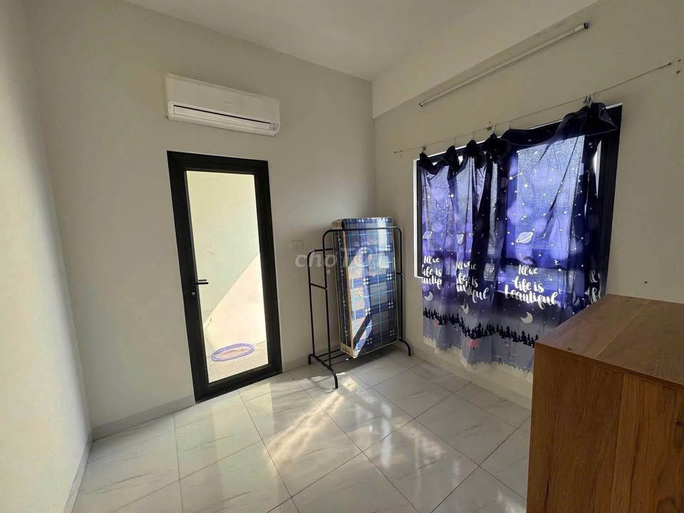 Hope Garden building, Tân Bình rents two bedrooms full of furniture for nine million.
