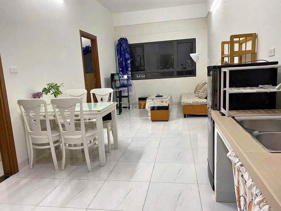 Hope Garden building, Tân Bình rents two bedrooms full of furniture for nine million.