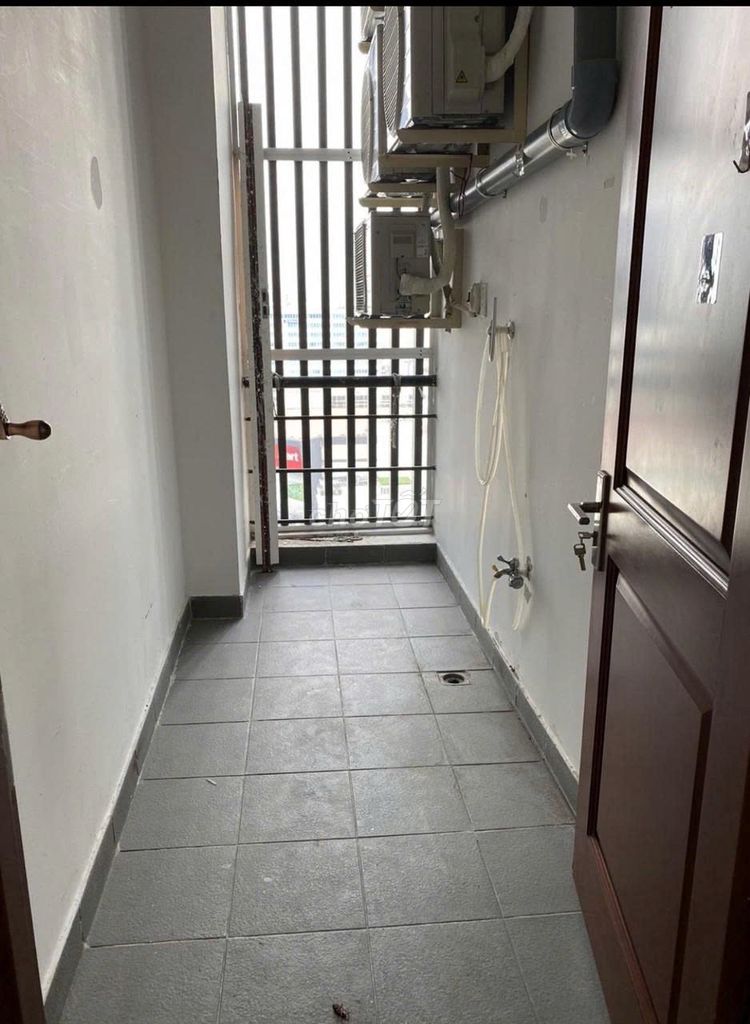 Rent the apartment Penthouse Cộng Hòa Plaza, 150 meters2, 4 bedrooms, 18 million a month.