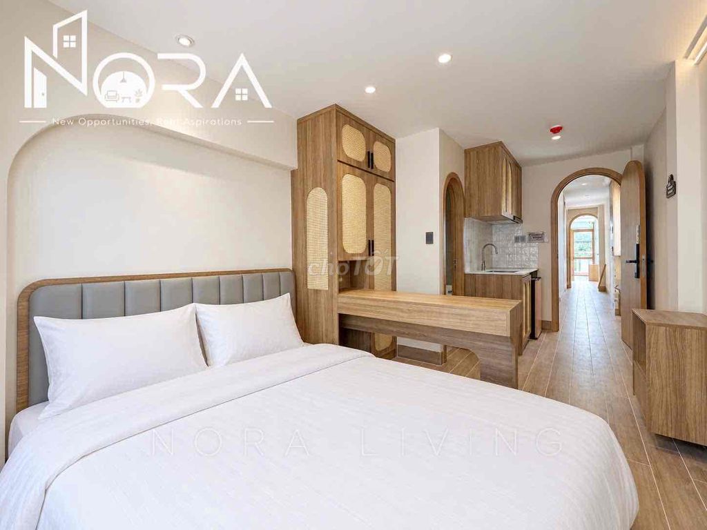 The apartment is a balcony bedroom, right at Ung Văn Khiêm, next to the University of Hutech, uth, Stepu, uef.
