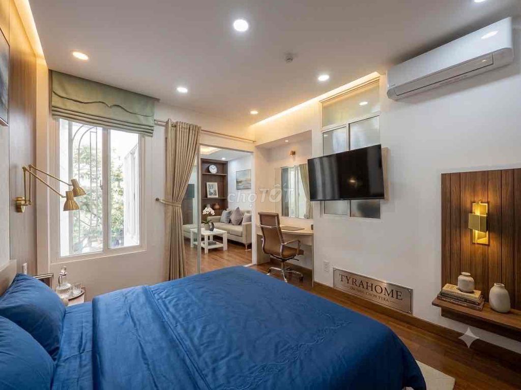 Room one of the elevator bedrooms, guard with a weekly cleanup,