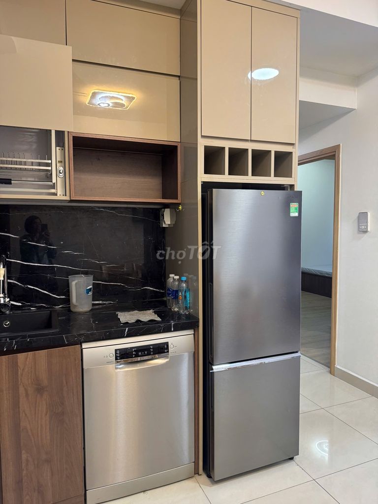 Rent Two Bedrooms, 71 m2 bedrooms plus 2 toilets, full interior-- 15 million rent!