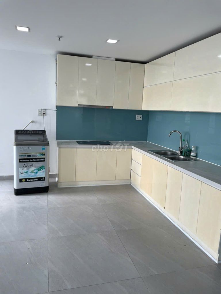 Rent Qq090 meters2, 4 bedrooms, 18 million a month.