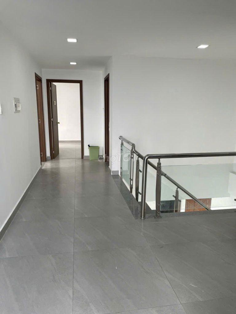 Rent Qq090 meters2, 4 bedrooms, 18 million a month.