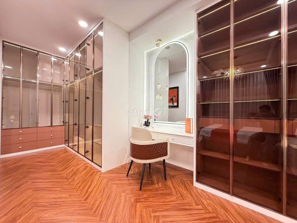 Rent the apartment three Vinhomes Central Park bedroom.