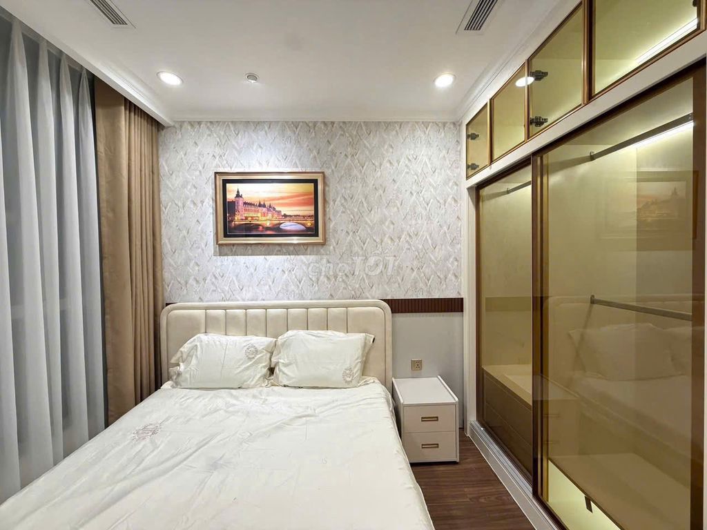 Rent an apartment. 55 m. Vinhomes Central Park.
