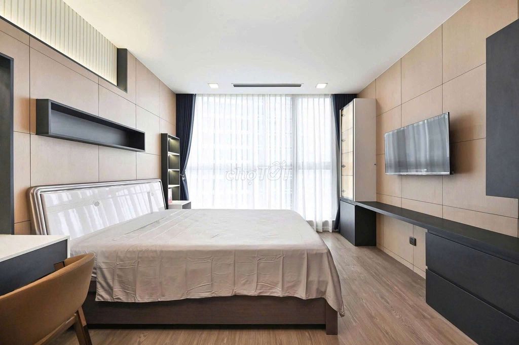 Vinhomes Central Park rents a nice 90m2 apartment.