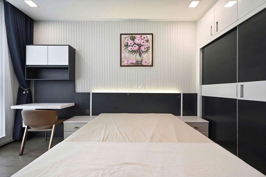 Vinhomes Central Park rents a nice 90m2 apartment.