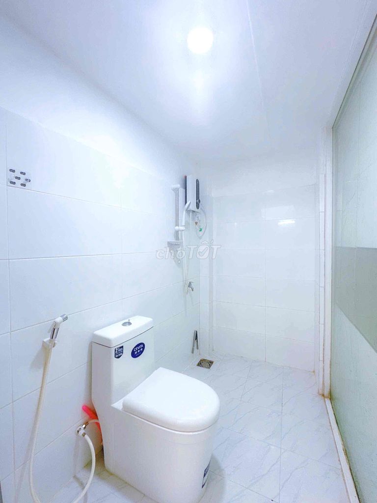 It's the owner who hired Studio Phan Đăng Lưu Private Washer next to the Market.