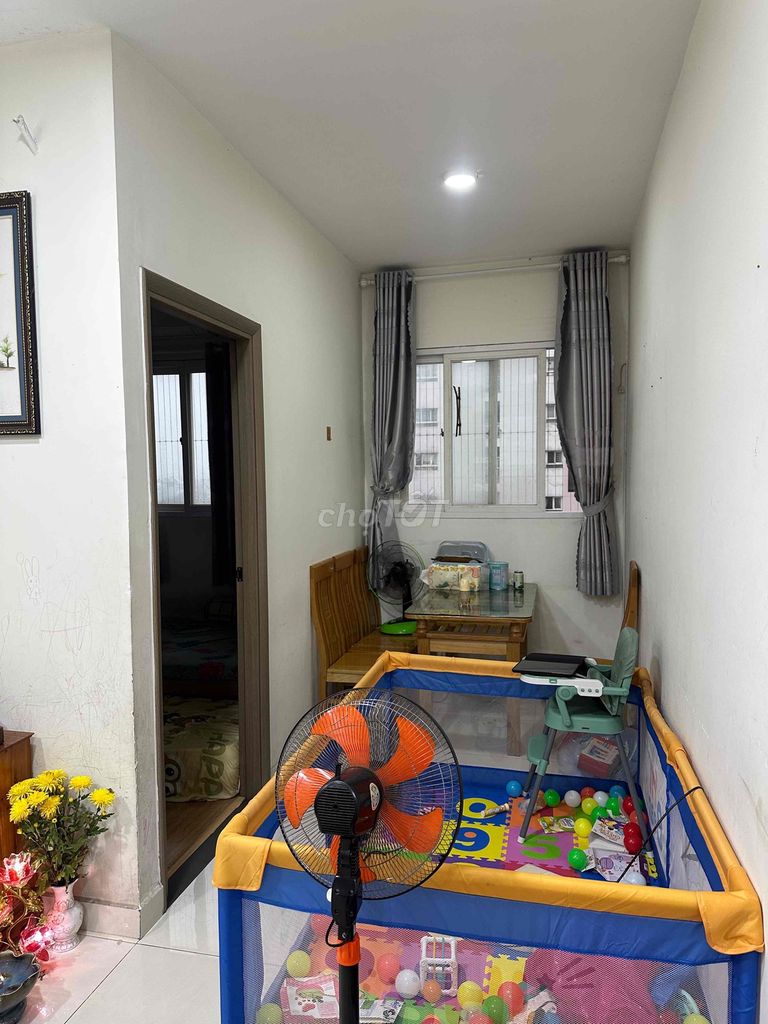 Green apartment tow 2 bedrooms to pop back to end of October checking in.