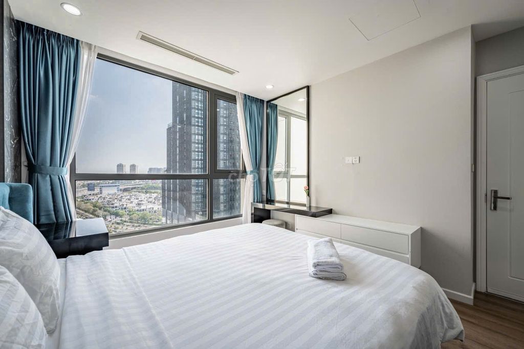 Rent the 4th floor apartment The Landmark 81.