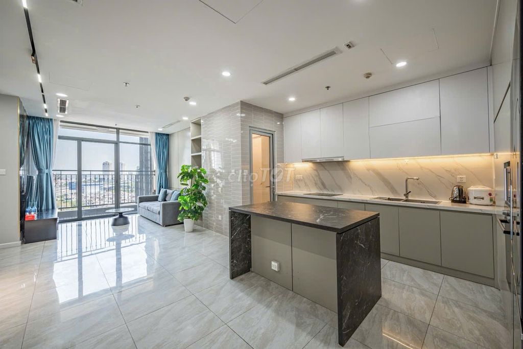 Rent a three-room fancy interior.
