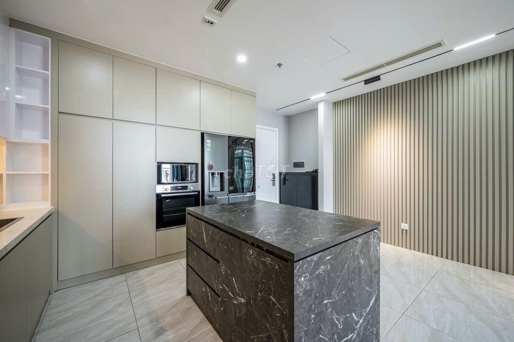 Rent a three-room fancy interior.