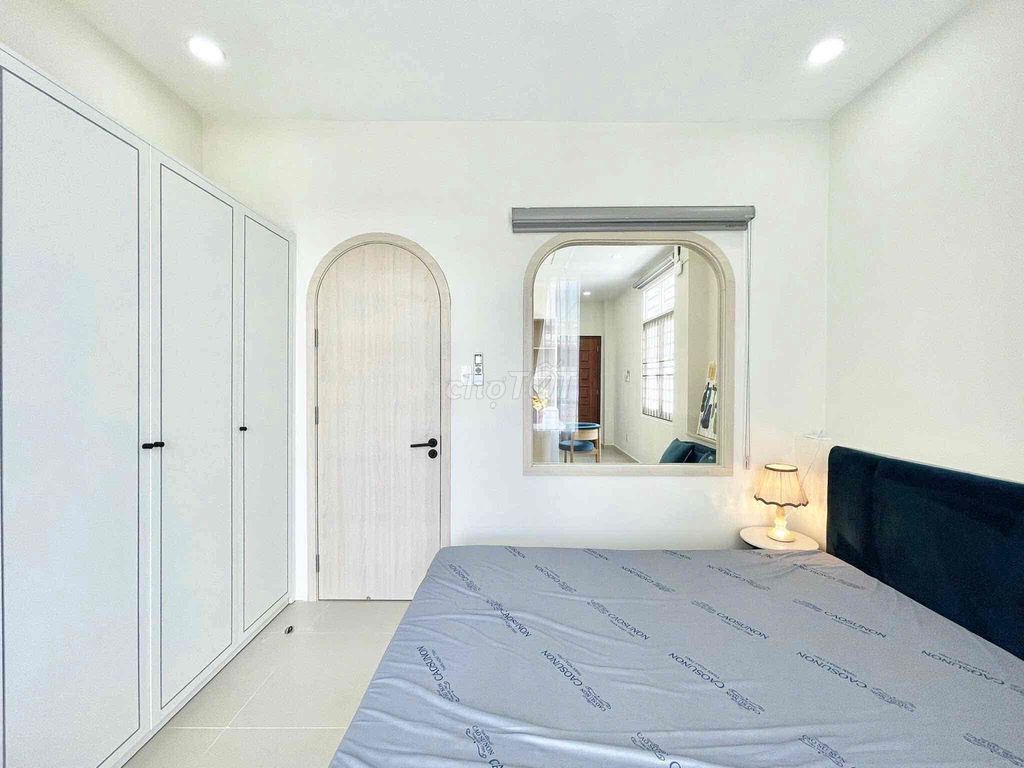 Rent an apartment full of Phú Hữu Street interiors, District 5.