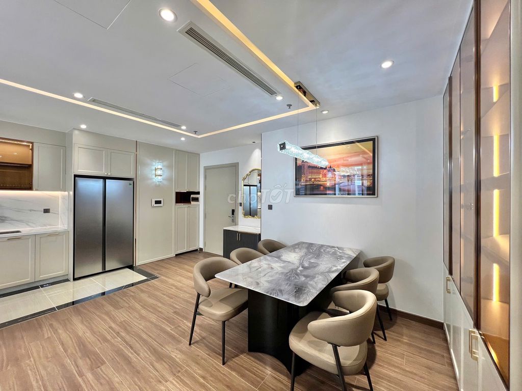 Rent the apartment. A high-end bedroom.