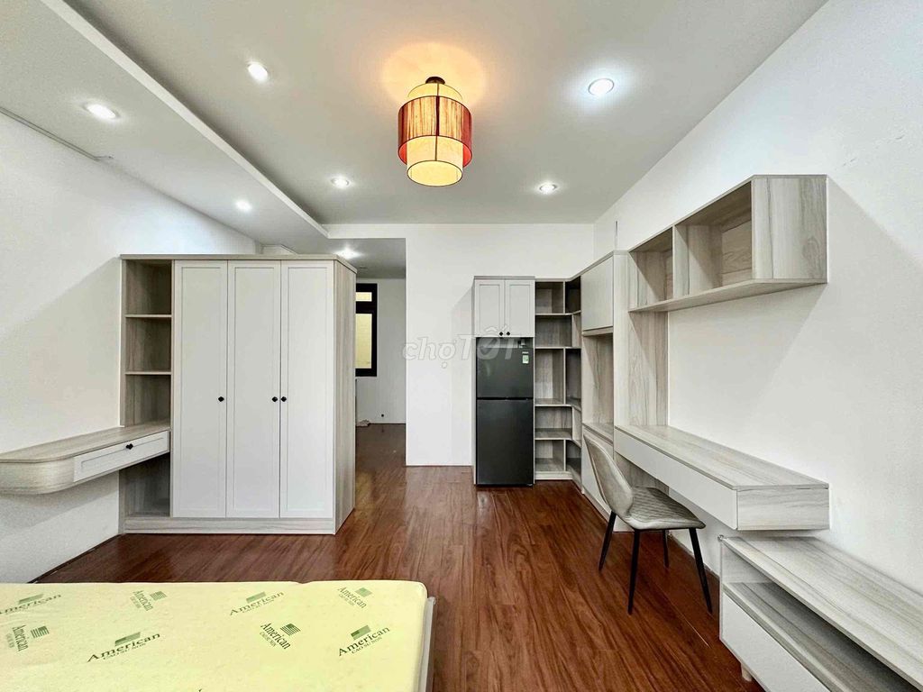 Rent a full-in-the-art kitchen studio at Sư Vạn Hạnh cheap.