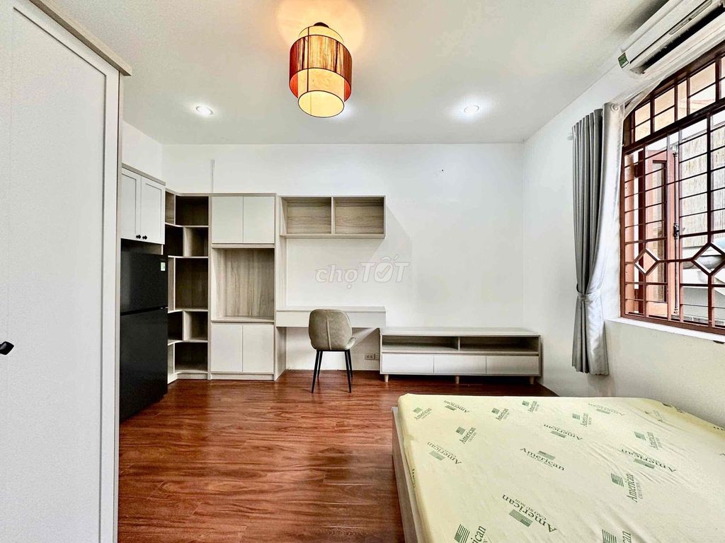 Rent a full-in-the-art kitchen studio at Sư Vạn Hạnh cheap.