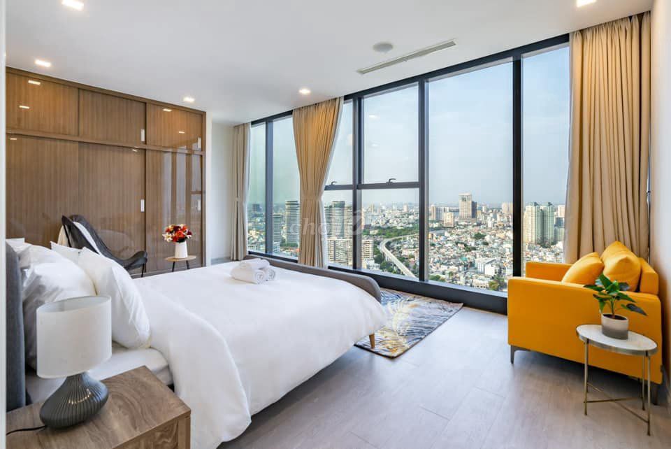 Vinhomes Golden River BaSon for renting apartment 119 meters, wide, cool air.