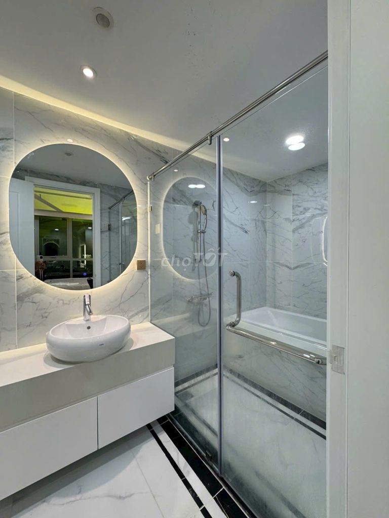 Vinhomes Golden River BaSon for renting apartment 119 meters, wide, cool air.