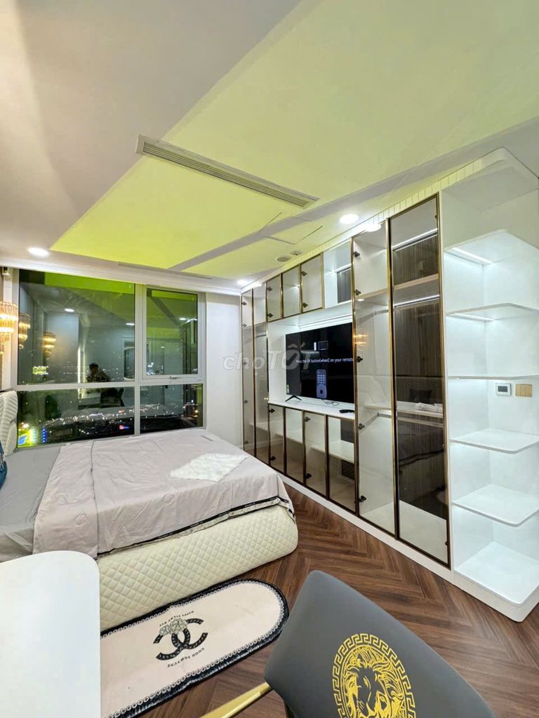 Vinhomes Golden River BaSon for renting apartment 119 meters, wide, cool air.