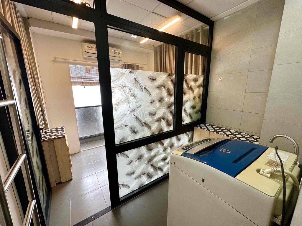 Hot apartment. A full bedroom on the Bùi Viện level.