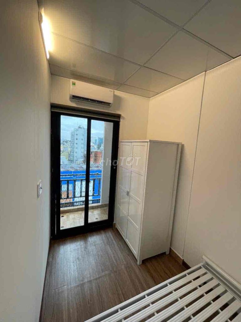 Room 1 full bedroom elevator elevator Nguyễn Trãi wide balcony