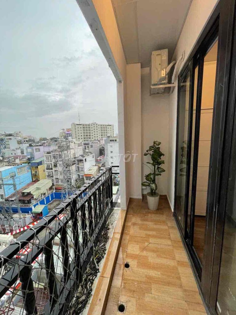 Room 1 full bedroom elevator elevator Nguyễn Trãi wide balcony