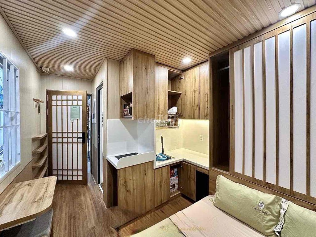 The top studio studio at Lê Lai District 1 near Bến Thành.