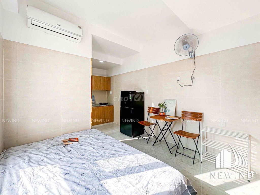 The studio apartment is full interior - close to the decade, new kcx is the 7th district.