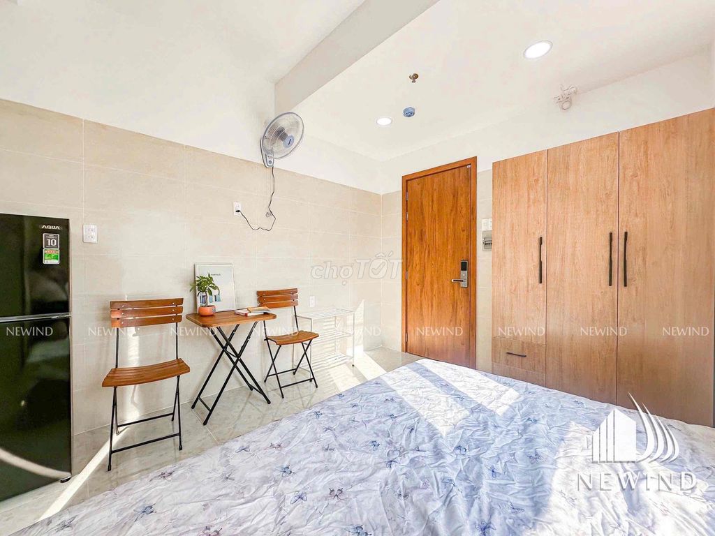 The studio apartment is full interior - close to the decade, new kcx is the 7th district.