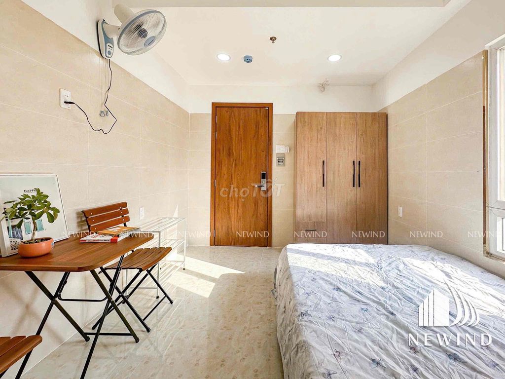 The studio apartment is full interior - close to the decade, new kcx is the 7th district.