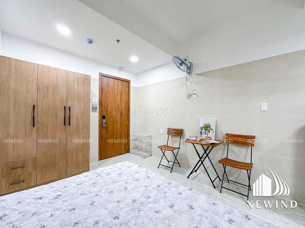 The studio apartment is full interior - close to the decade, new kcx is the 7th district.