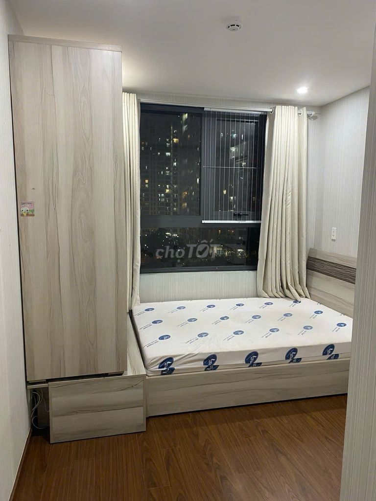Rent the apartment for two bedrooms, two full-house toilets, 11 and a half million in Parora plaza.