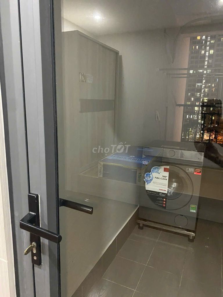 Rent the apartment for two bedrooms, two full-house toilets, 11 and a half million in Parora plaza.