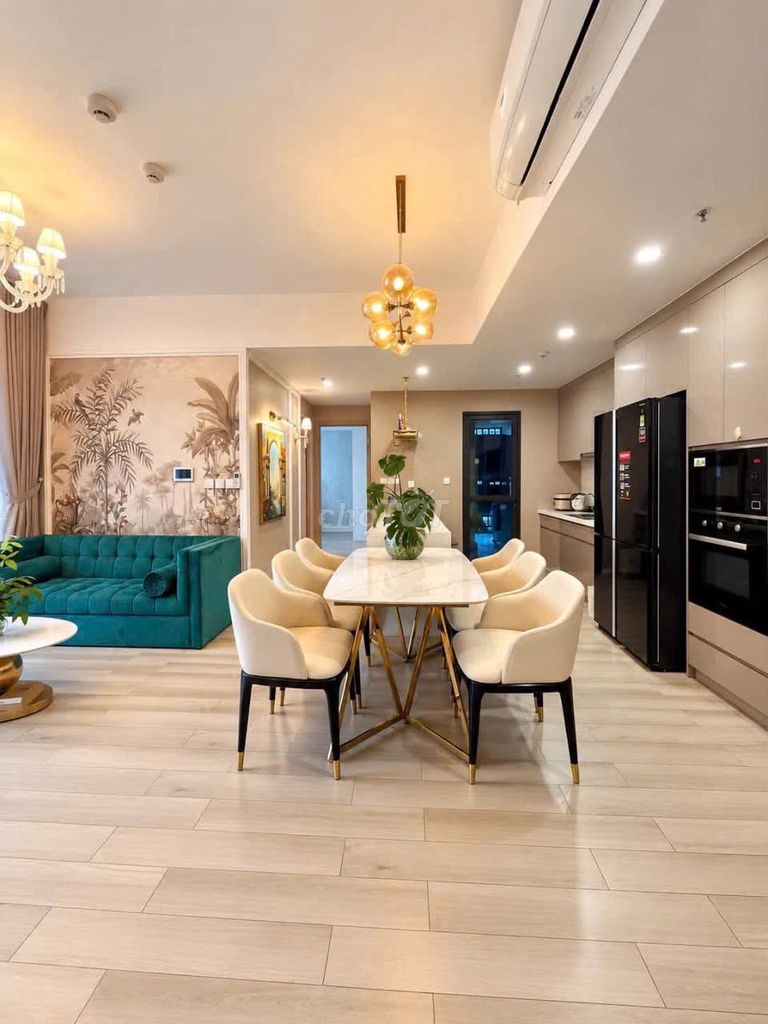 Rent three bedrooms. Two bathrooms. Full interior.